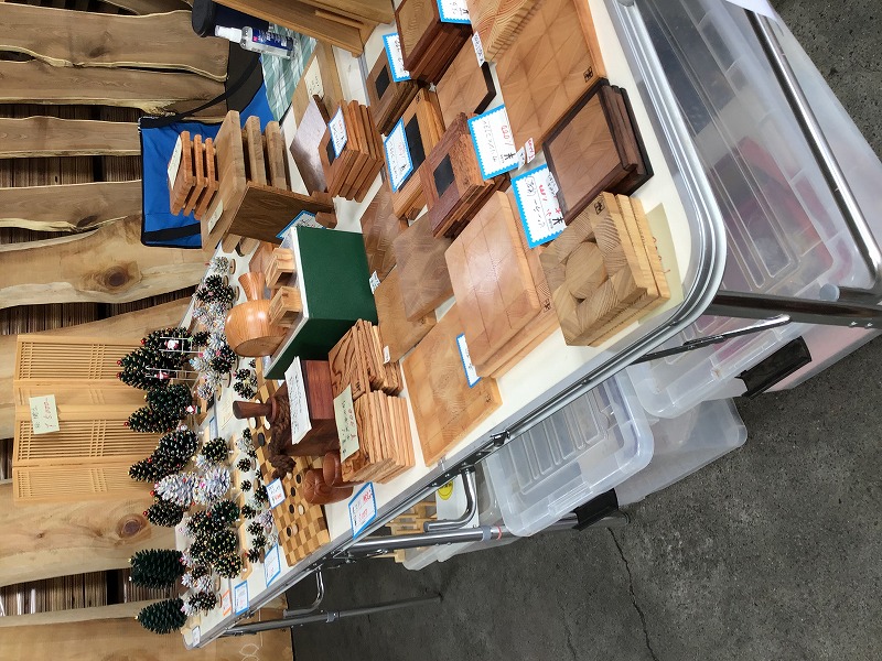 2025木のデパート、お客様が絶えずいらっしゃっていました